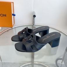 Louis Vuitton Slippers